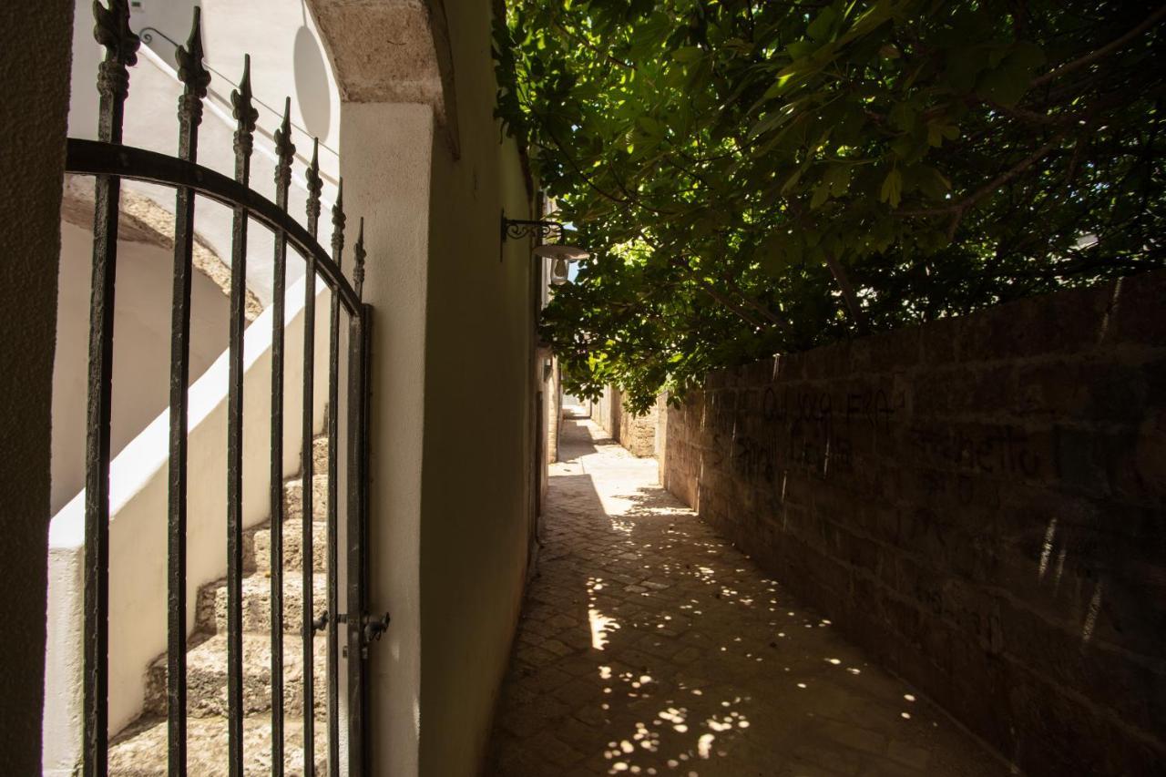 ラーカレ Don Alfonso Dimora D'Epoca Bed & Breakfast エクステリア 写真
